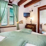 Villa Bajici 11328