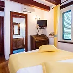 Villa Bajici 11328