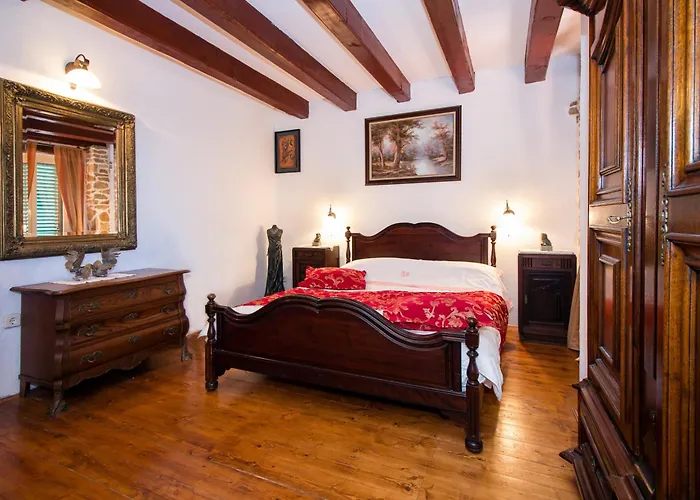Villa Bajici 11328 Grabovac (Split-Dalmatia)