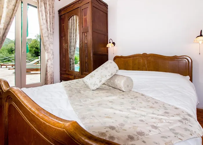 Bajici 11328 Villa *