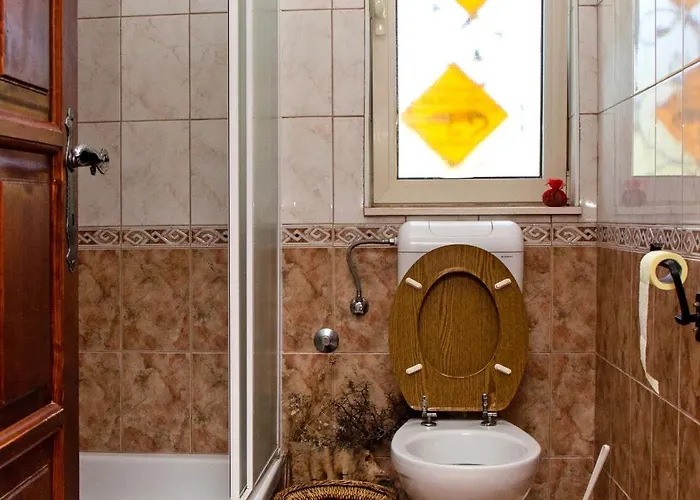 Villa Bajici 11328 *