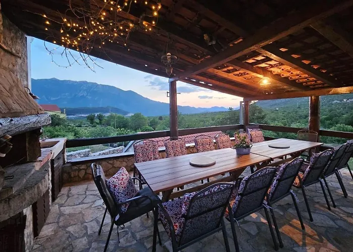 Bajici 11328 Villa *