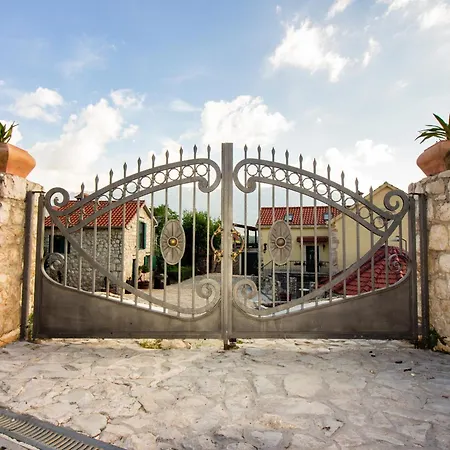 Vila Bajici 11328