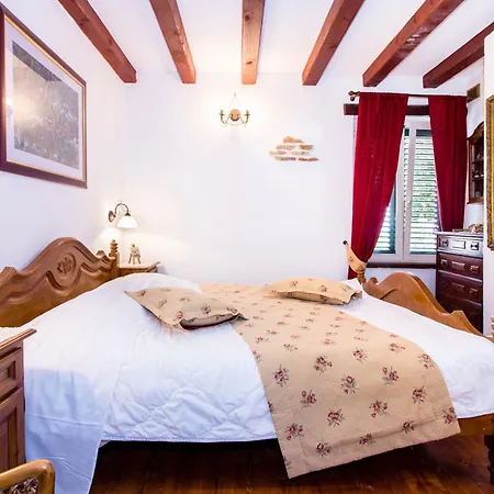 Bajici 11328 Vila