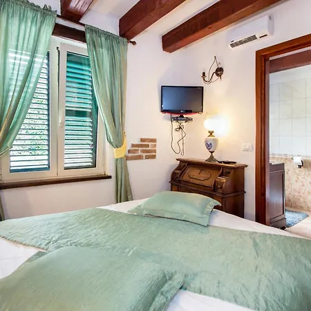 Vila Bajici 11328