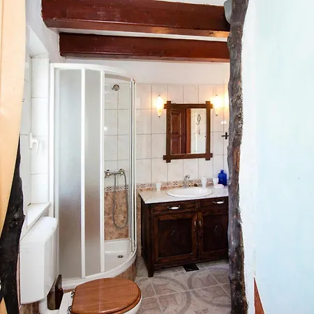 Bajici 11328 Vila