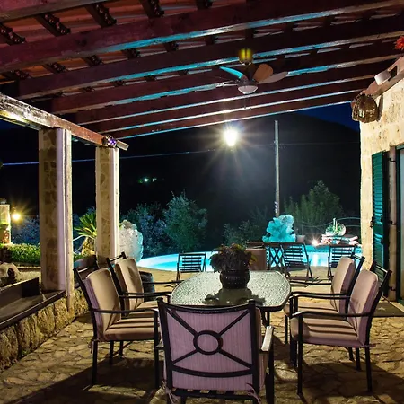 Vila Bajici 11328 Grabovac (Split-Dalmatia)