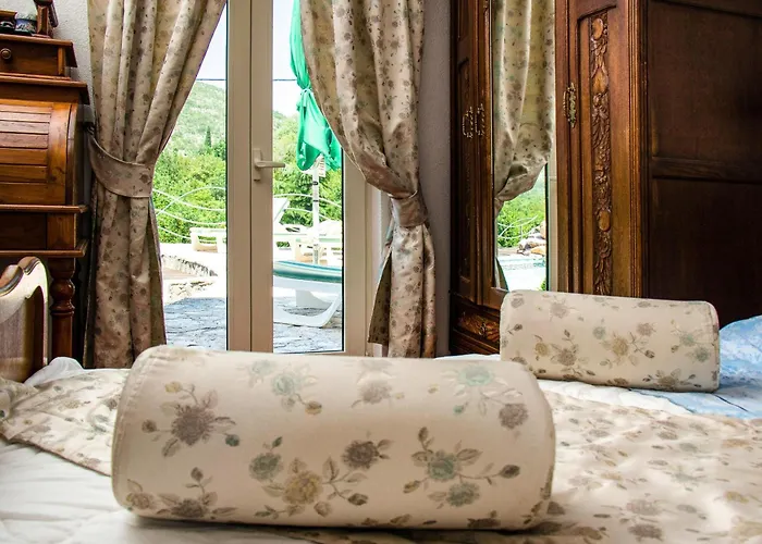 Bajici 11328 Villa *